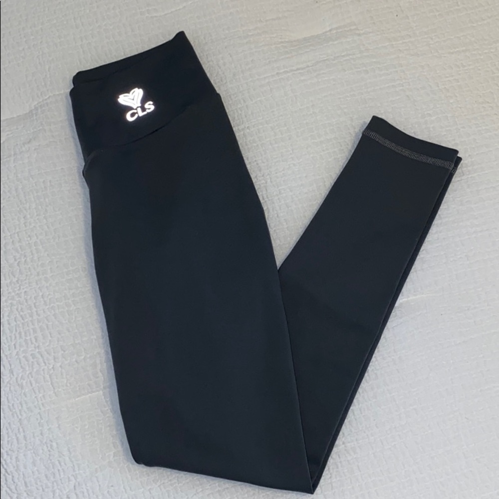 SOLD - CLS Scrunch Grpahite Leggings